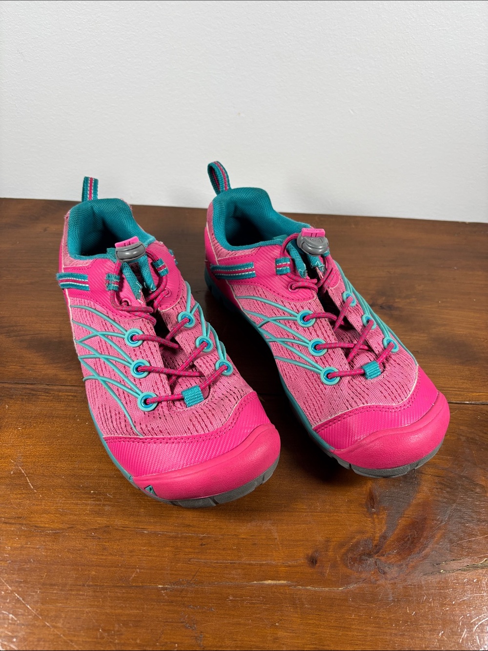 Keen Kids Pink and Teal Lace Toggle Sneakers size US 4 Contour Arc Shoes